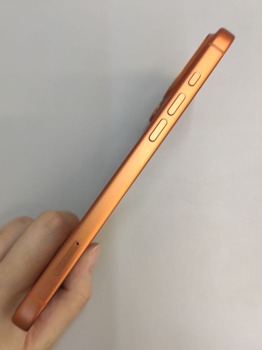 Apple iPhone 17 Pro Max — photo 3 of 10