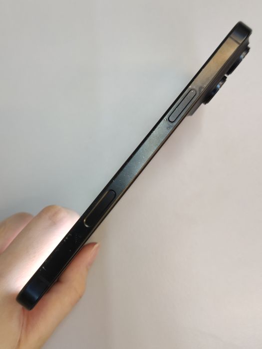 Apple iPhone 16 Pro Max — photo 4 of 8