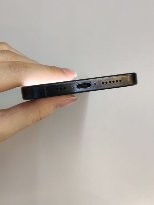 Apple iPhone 16 Pro Max — photo 5 of 8