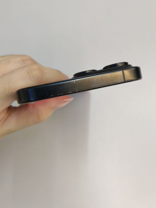Apple iPhone 16 Pro Max — photo 6 of 8