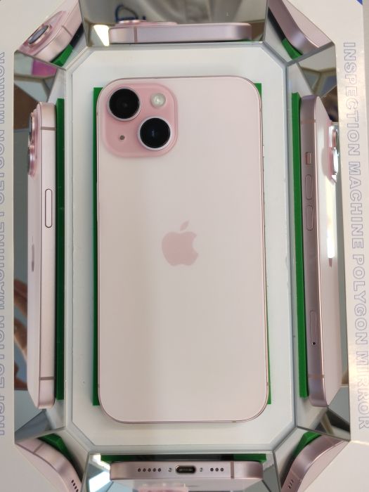 Apple iPhone 15 — photo 11 of 11