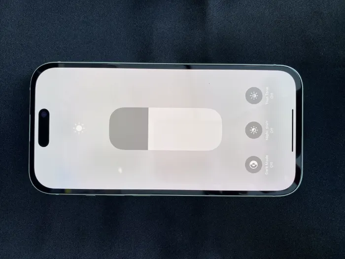 Apple iPhone 15 — photo 8 of 10