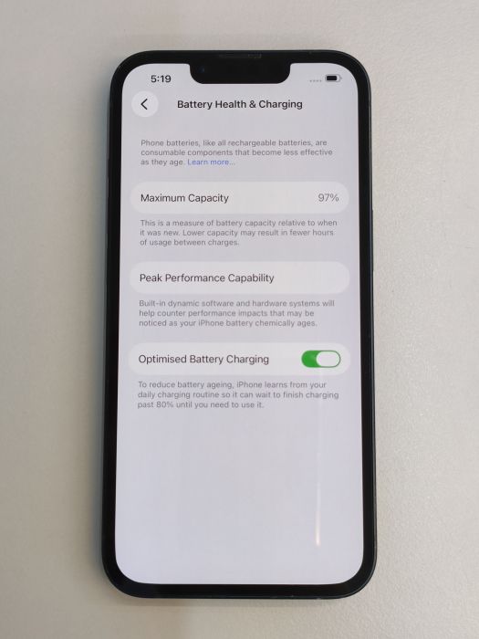 Apple iPhone 13 — photo 8 of 9