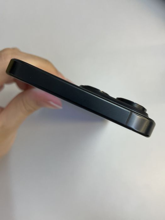 Apple iPhone 16 Pro Max — photo 5 of 10