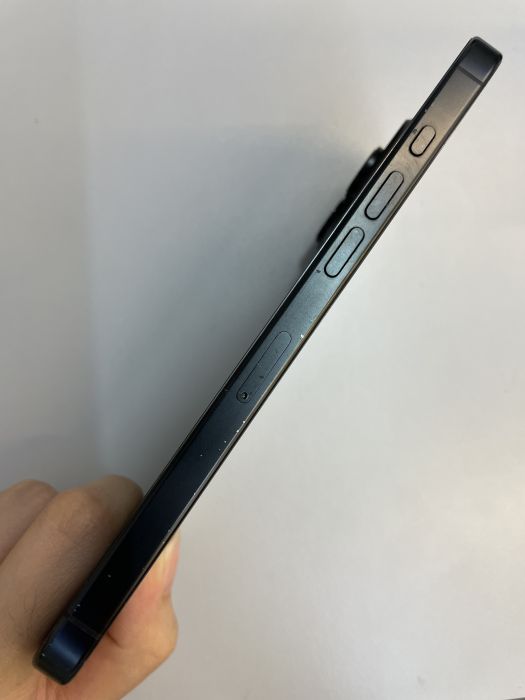 Apple iPhone 16 Pro Max — photo 8 of 10