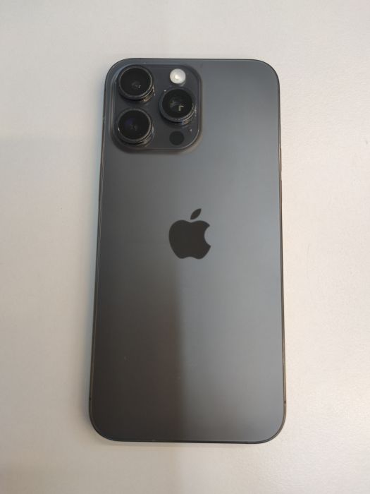 Apple iPhone 15 Pro Max — photo 4 of 10