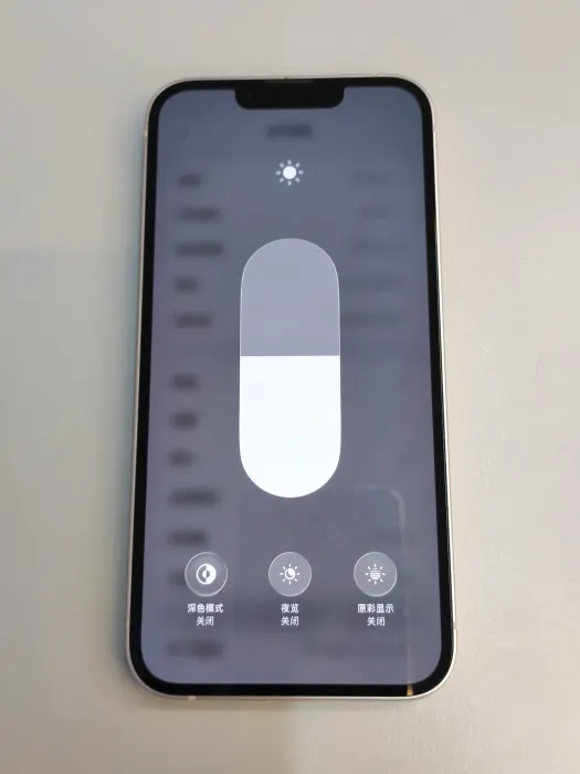 Apple iPhone 13 — photo 6 of 10