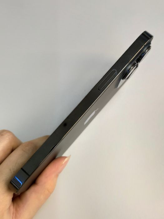Apple iPhone 13 Pro — photo 4 of 10