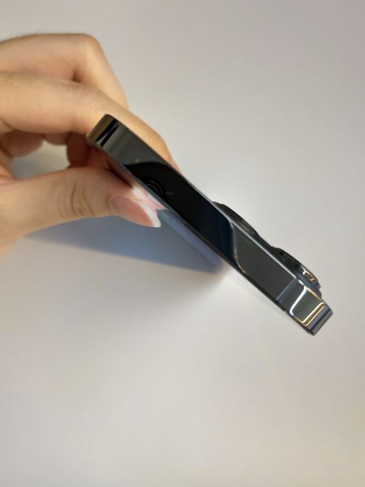 Apple iPhone 13 Pro — photo 6 of 10