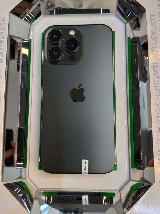 Apple iPhone 13 Pro — photo 10 of 10