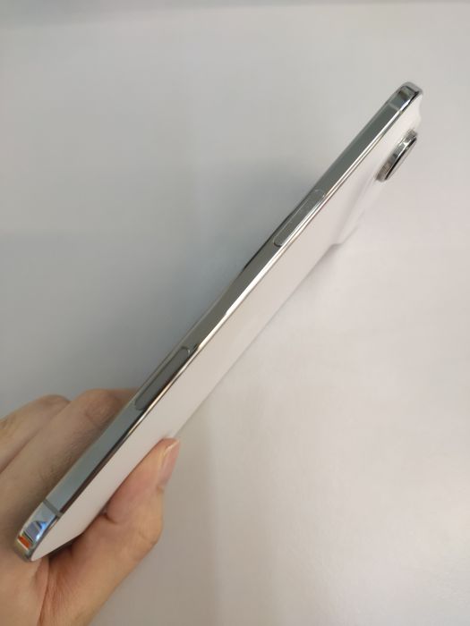 Apple iPhone 17 Air — photo 4 of 10