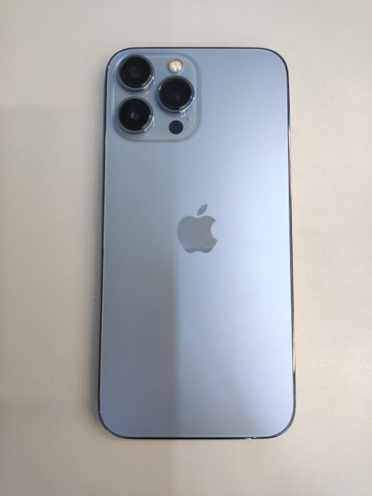 Apple iPhone 13 Pro Max — photo 4 of 10