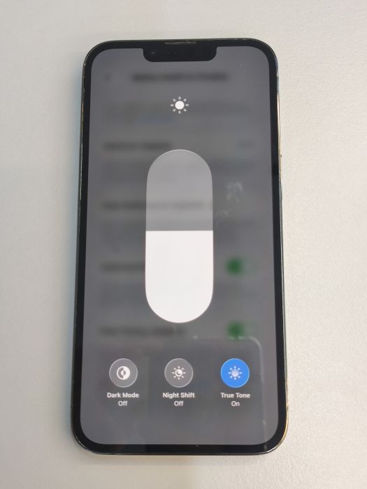 Apple iPhone 13 Pro — photo 7 of 9