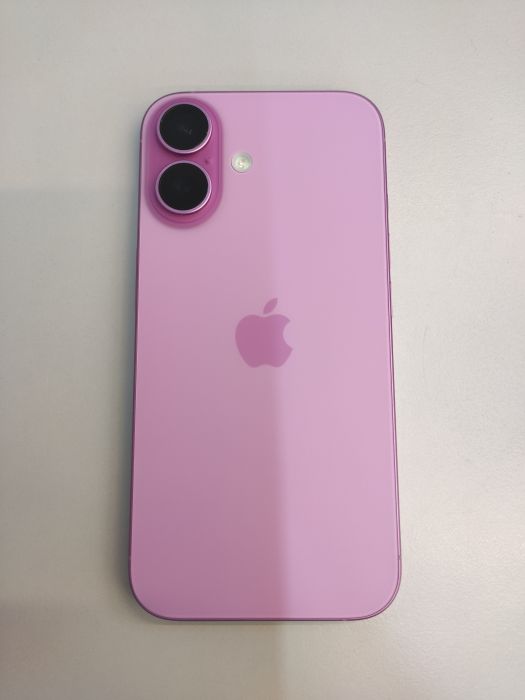 Apple Apple iPhone 16 — photo 4 of 10