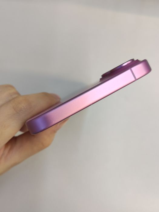 Apple iPhone 16 Plus — photo 6 of 10