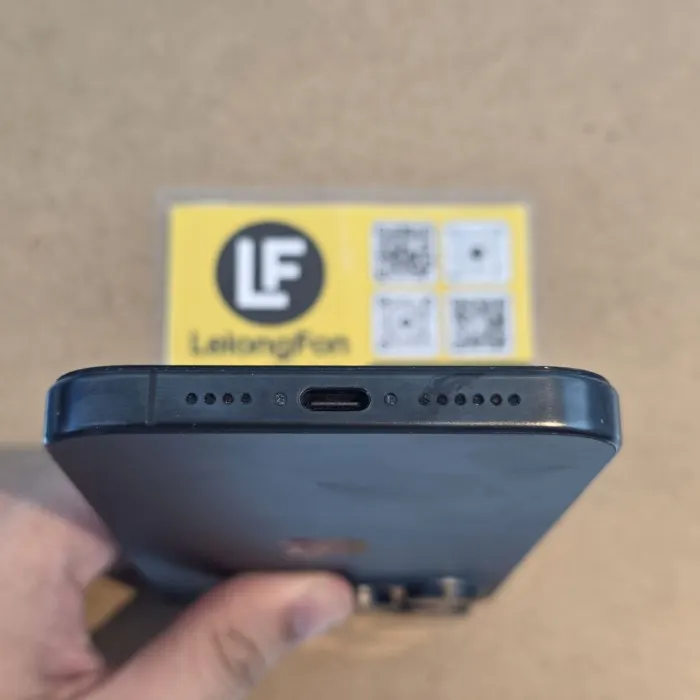 Apple iPhone 15 Pro Max — photo 4 of 8