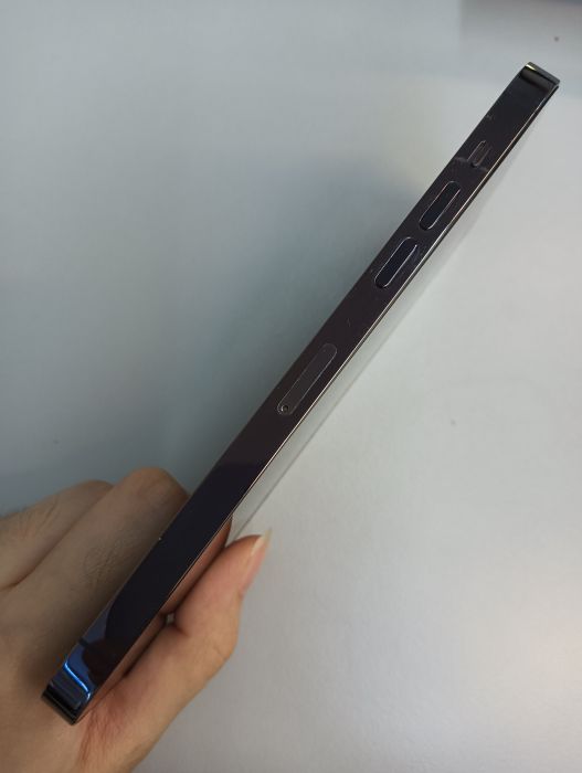 Apple iPhone 14 Pro Max — photo 2 of 10