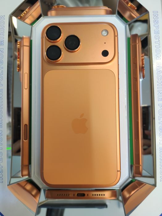 Apple Apple iPhone 17 Pro Max — photo 2 of 10