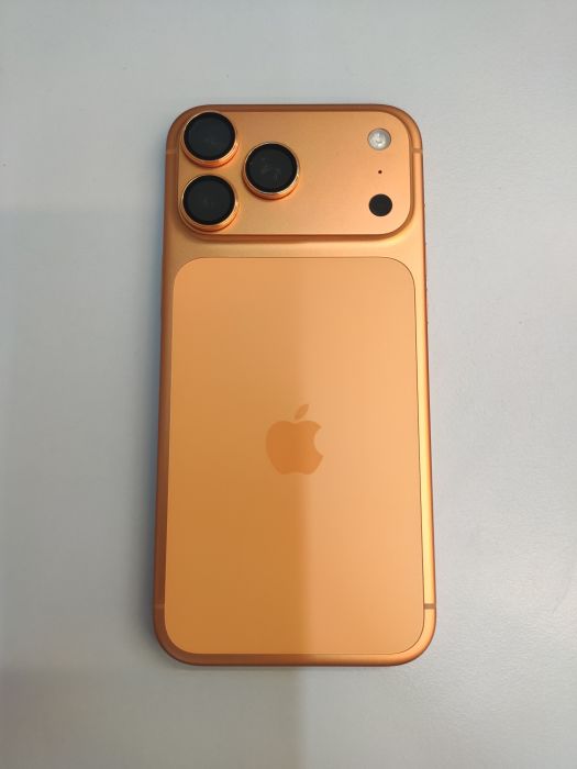 Apple Apple iPhone 17 Pro Max — photo 4 of 10