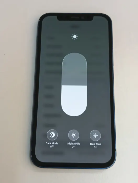 Apple iPhone 12 — photo 1 of 10