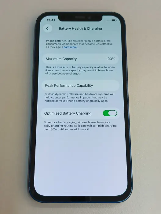 Apple iPhone 12 — photo 10 of 10