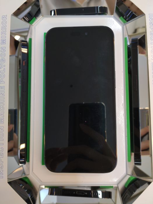 Apple iPhone 14 Pro — photo 3 of 10