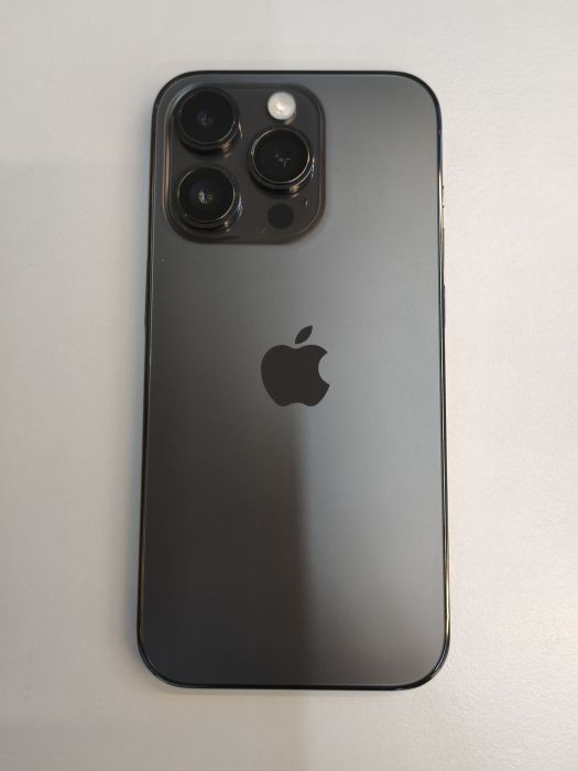 Apple iPhone 14 Pro — photo 4 of 10