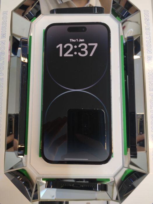 Apple iPhone 14 Pro — photo 3 of 10