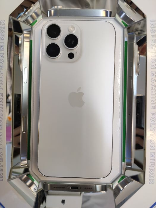 Apple iPhone 16 Pro Max — photo 2 of 11