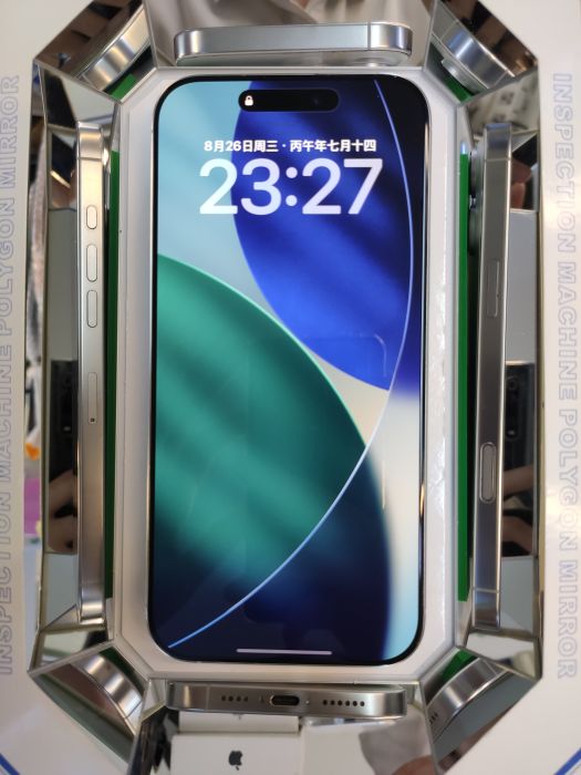 Apple iPhone 16 Pro Max — photo 3 of 11