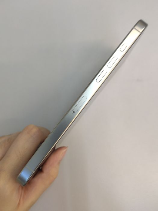 Apple iPhone 16 Pro Max — photo 5 of 11