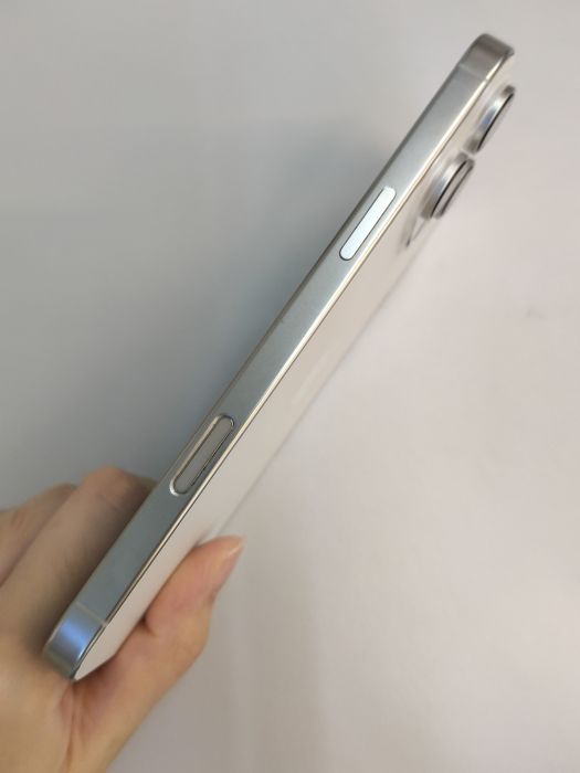 Apple iPhone 16 Pro Max — photo 6 of 11