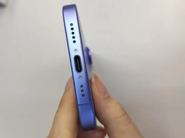 Apple iPhone 16 — photo 5 of 10