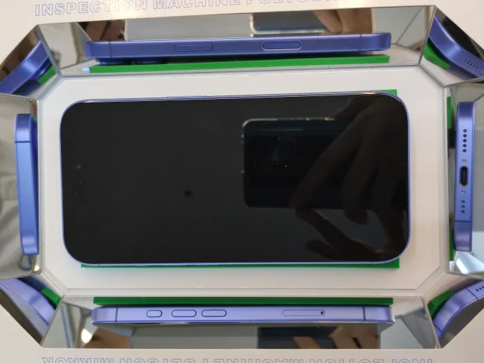 Apple iPhone 16 — photo 10 of 10