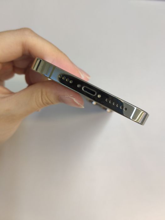 Apple iPhone 14 Pro Max — photo 5 of 8