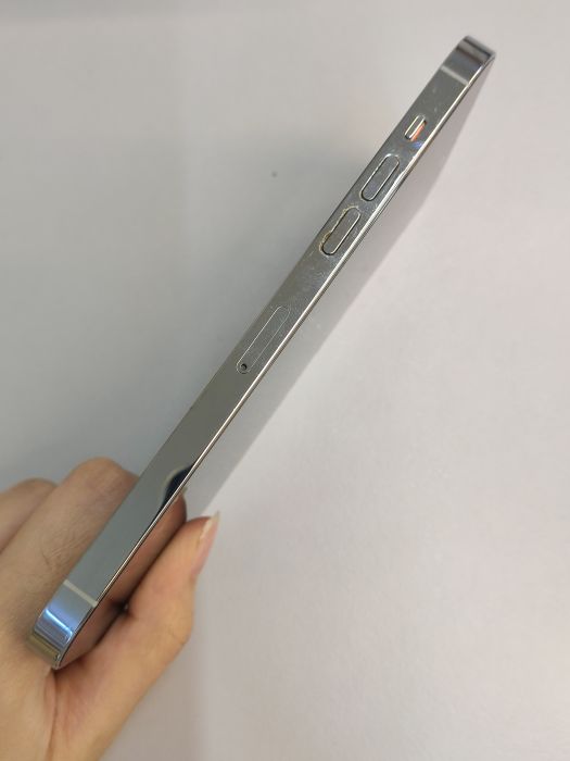 Apple iPhone 14 Pro Max — photo 4 of 10
