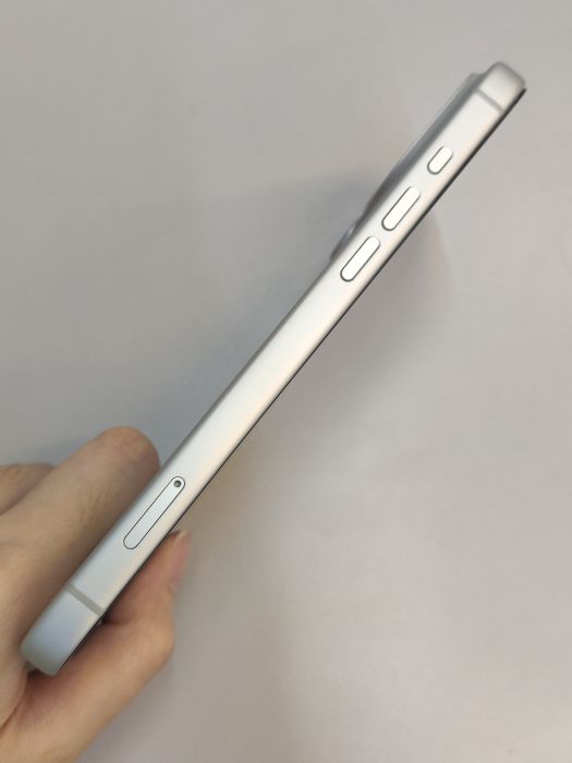 Apple iPhone 17 Pro Max — photo 3 of 9
