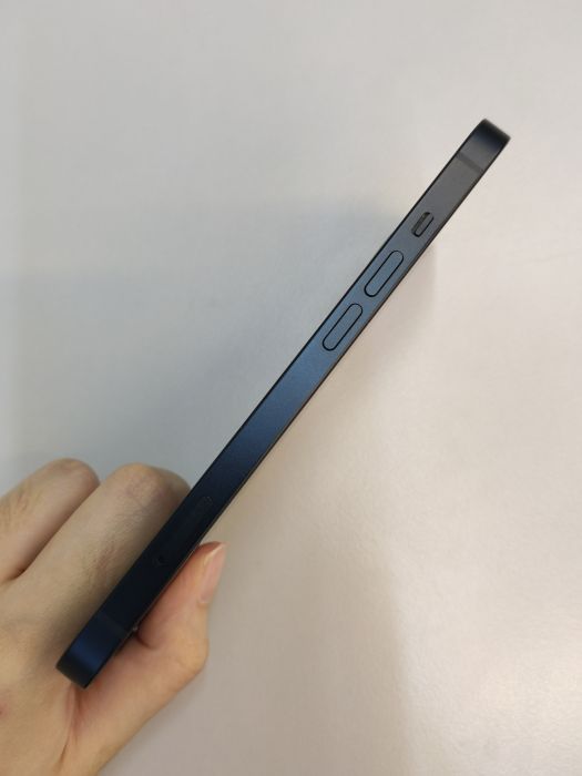 Apple iPhone 13 — photo 3 of 8