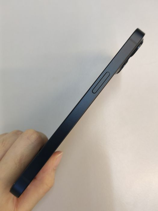 Apple iPhone 13 — photo 4 of 8