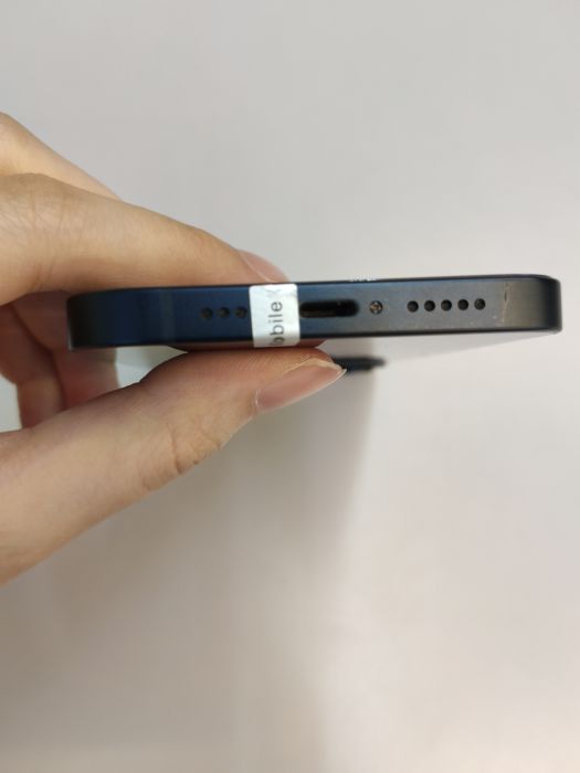 Apple iPhone 13 — photo 5 of 8