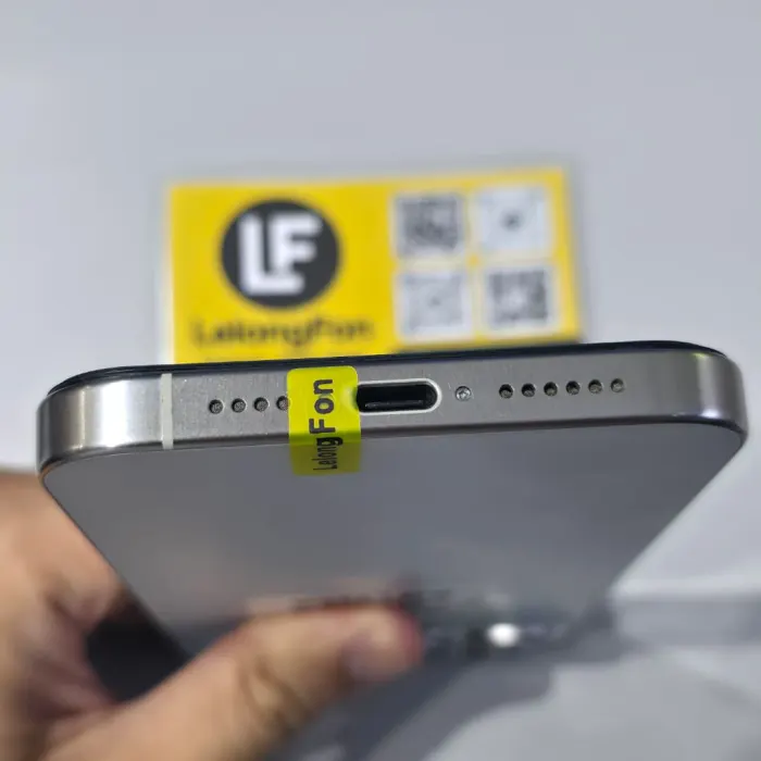 Apple iPhone 15 Pro Max — photo 6 of 8