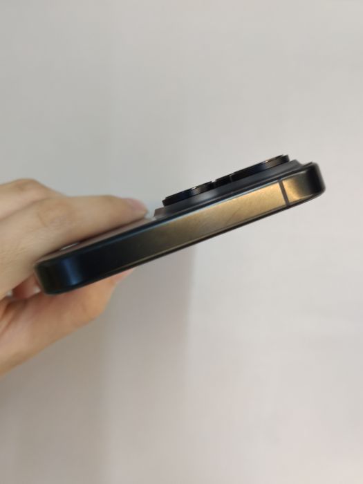 Apple iPhone 16 Pro Max — photo 6 of 10