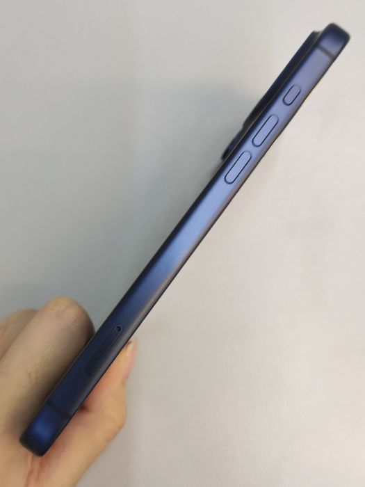 Apple iPhone 17 Pro Max — photo 3 of 10