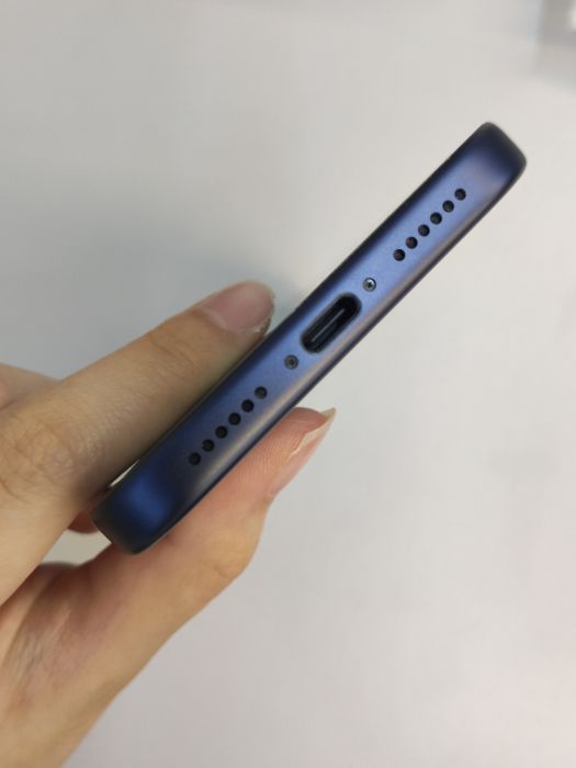 Apple iPhone 17 Pro Max — photo 5 of 10