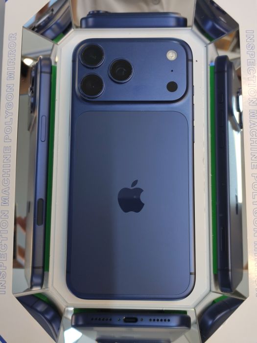 Apple iPhone 17 Pro Max — photo 10 of 10