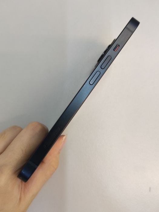 Apple iPhone 13 — photo 3 of 10