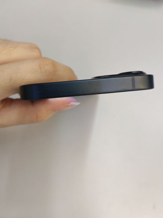 Apple iPhone 13 — photo 6 of 10