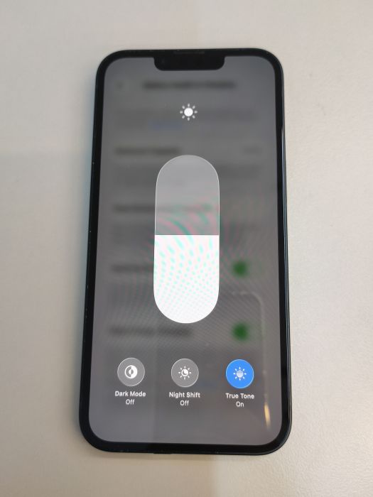 Apple iPhone 13 — photo 7 of 10