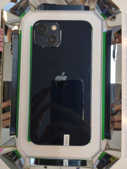 Apple iPhone 13 — photo 10 of 10