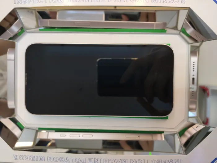 Apple iPhone 13 — photo 10 of 10
